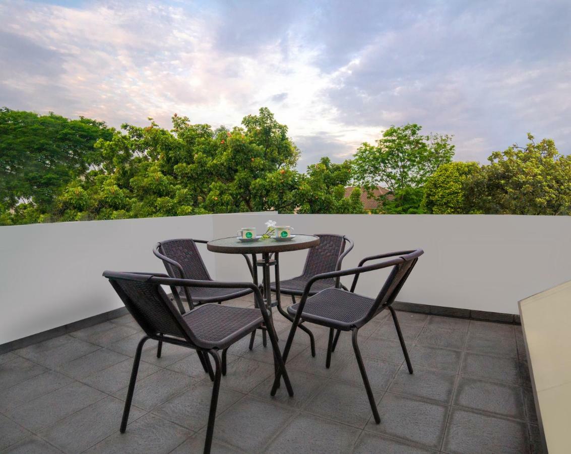 Legreen Suite Tebet Jakarta Exterior photo